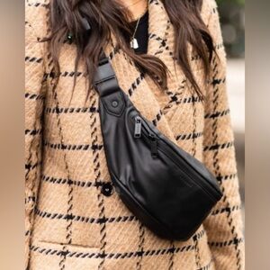 Lo and Sons The Bond Sheepskin Leather NWOT